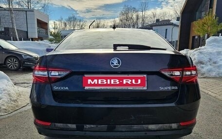 Skoda Superb III рестайлинг, 2017 год, 1 800 000 рублей, 13 фотография