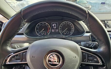 Skoda Superb III рестайлинг, 2017 год, 1 800 000 рублей, 16 фотография