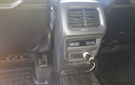 Volkswagen Tiguan II, 2017 год, 2 200 000 рублей, 10 фотография