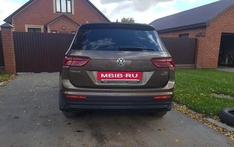 Volkswagen Tiguan II, 2017 год, 2 200 000 рублей, 4 фотография