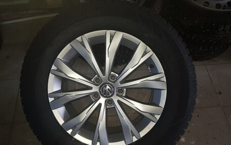 Volkswagen Tiguan II, 2017 год, 2 200 000 рублей, 14 фотография