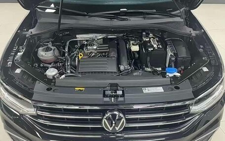Volkswagen Tiguan II, 2023 год, 2 920 000 рублей, 7 фотография