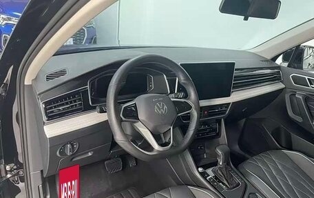 Volkswagen Tiguan II, 2023 год, 2 920 000 рублей, 9 фотография