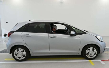 Honda Fit, 2022 год, 1 040 000 рублей, 6 фотография