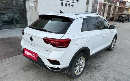 Volkswagen T-Roc I, 2022 год, 1 320 000 рублей, 4 фотография