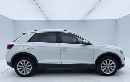 Volkswagen T-Roc I, 2022 год, 1 587 000 рублей, 7 фотография
