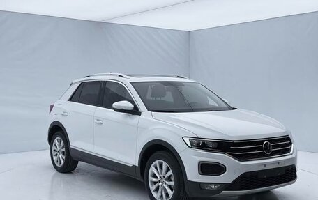 Volkswagen T-Roc I, 2022 год, 1 587 000 рублей, 3 фотография