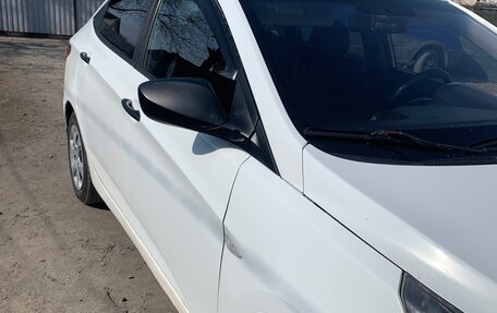 Hyundai Solaris II рестайлинг, 2013 год, 580 000 рублей, 4 фотография