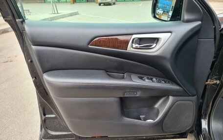 Nissan Pathfinder, 2015 год, 1 650 000 рублей, 10 фотография