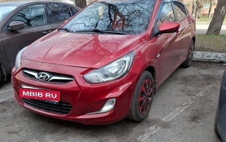 Hyundai Solaris II рестайлинг, 2013 год, 800 000 рублей, 9 фотография