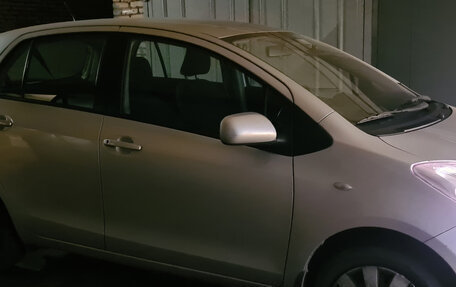 Toyota Yaris III рестайлинг, 2008 год, 750 000 рублей, 2 фотография