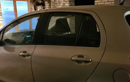 Toyota Yaris III рестайлинг, 2008 год, 750 000 рублей, 4 фотография