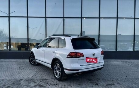 Volkswagen Touareg III, 2018 год, 2 350 000 рублей, 4 фотография