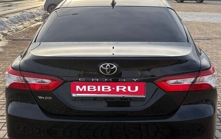 Toyota Camry, 2018 год, 2 200 000 рублей, 7 фотография