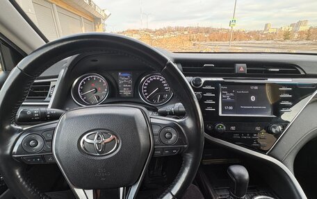 Toyota Camry, 2018 год, 2 200 000 рублей, 13 фотография