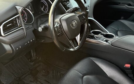 Toyota Camry, 2018 год, 2 200 000 рублей, 11 фотография