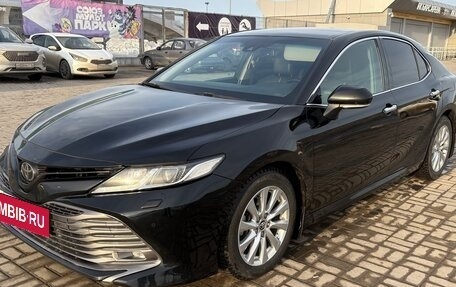 Toyota Camry, 2018 год, 2 200 000 рублей, 10 фотография