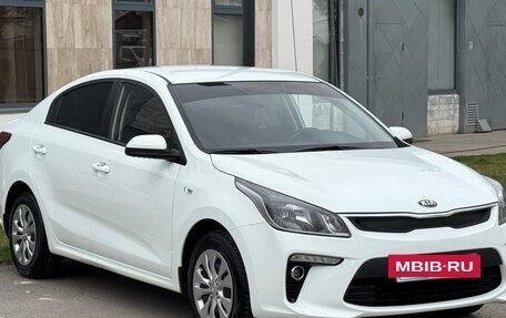 KIA Rio IV, 2018 год, 1 450 000 рублей, 2 фотография