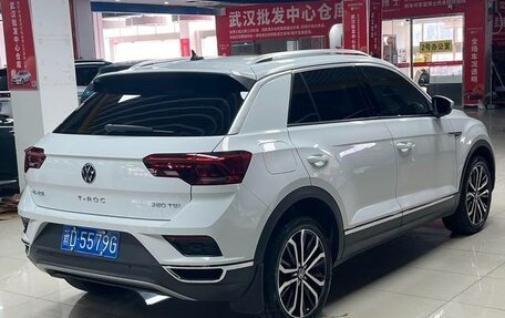 Volkswagen T-Roc I, 2023 год, 1 745 000 рублей, 4 фотография