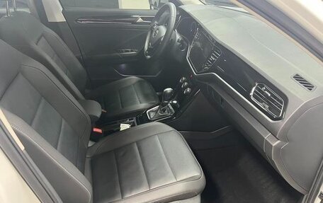 Volkswagen T-Roc I, 2023 год, 1 745 000 рублей, 9 фотография