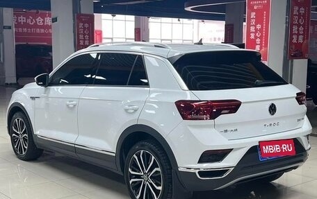 Volkswagen T-Roc I, 2023 год, 1 745 000 рублей, 6 фотография