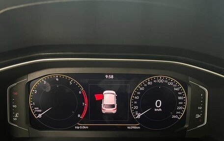 Volkswagen T-Roc I, 2023 год, 1 745 000 рублей, 10 фотография