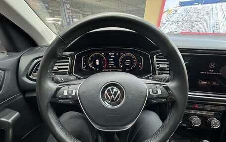 Volkswagen T-Roc I, 2022 год, 1 812 000 рублей, 11 фотография
