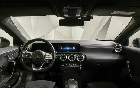 Mercedes-Benz CLA, 2021 год, 3 200 000 рублей, 14 фотография