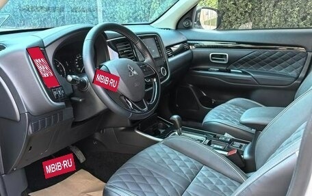 Mitsubishi Outlander III рестайлинг 3, 2022 год, 2 150 002 рублей, 10 фотография
