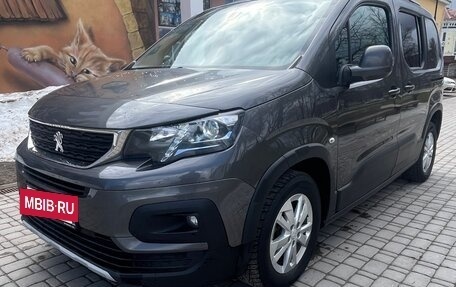 Peugeot Rifter I, 2019 год, 1 690 000 рублей, 8 фотография