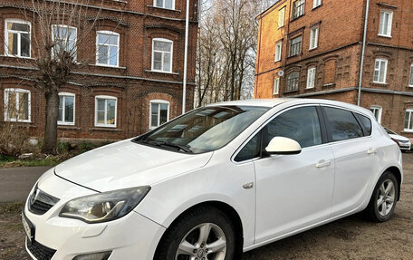 Opel Astra J, 2011 год, 730 000 рублей, 2 фотография