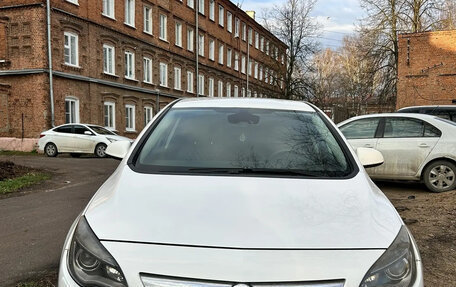 Opel Astra J, 2011 год, 730 000 рублей, 3 фотография