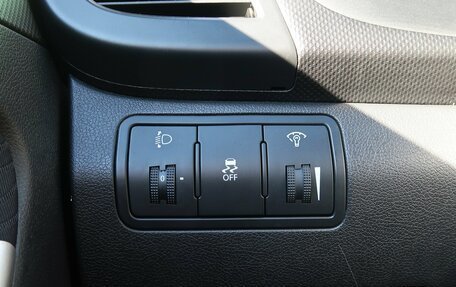 Hyundai Solaris II рестайлинг, 2011 год, 829 000 рублей, 26 фотография