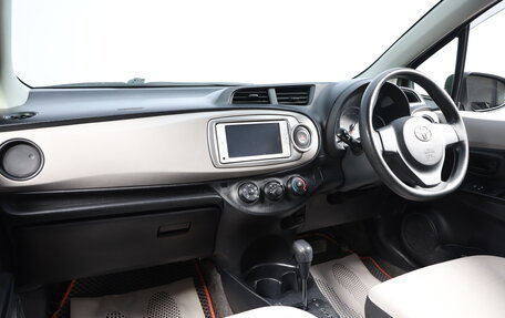 Toyota Vitz, 2012 год, 859 000 рублей, 9 фотография