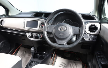 Toyota Vitz, 2012 год, 859 000 рублей, 10 фотография