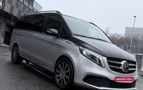 Mercedes-Benz V-Класс, 2022 год, 6 900 000 рублей, 4 фотография