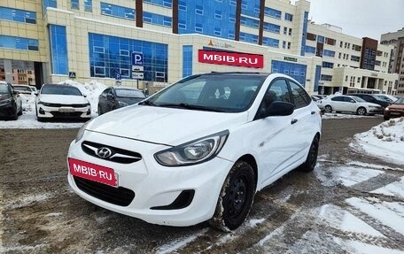 Hyundai Solaris II рестайлинг, 2011 год, 500 000 рублей, 2 фотография