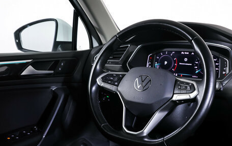 Volkswagen Tiguan II, 2021 год, 3 300 000 рублей, 13 фотография