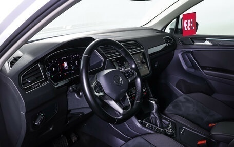 Volkswagen Tiguan II, 2021 год, 3 300 000 рублей, 15 фотография