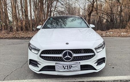 Mercedes-Benz A-Класс, 2022 год, 1 983 000 рублей, 2 фотография