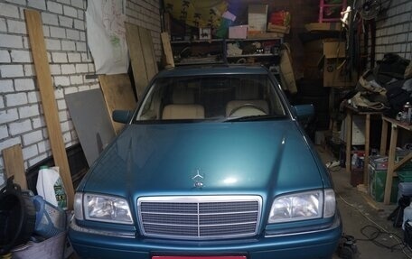 Mercedes-Benz C-Класс, 1998 год, 1 300 000 рублей, 1 фотография