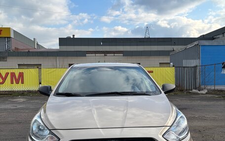 Hyundai Solaris II рестайлинг, 2012 год, 740 000 рублей, 1 фотография