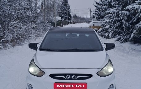 Hyundai Solaris II рестайлинг, 2012 год, 650 000 рублей, 1 фотография