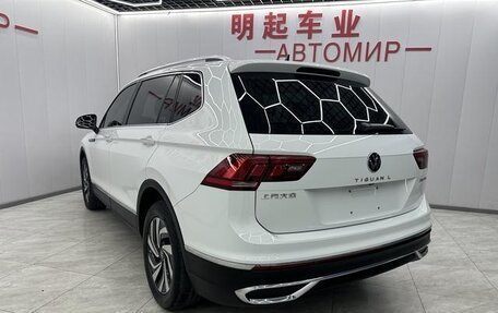 Volkswagen Tiguan II, 2022 год, 2 524 000 рублей, 4 фотография