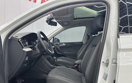 Volkswagen Tiguan II, 2022 год, 2 524 000 рублей, 7 фотография