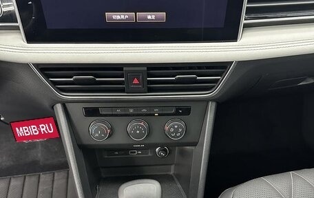 Volkswagen Tiguan II, 2022 год, 2 524 000 рублей, 15 фотография