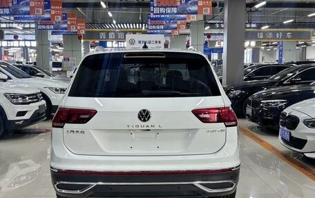 Volkswagen Tiguan II, 2022 год, 2 562 000 рублей, 5 фотография