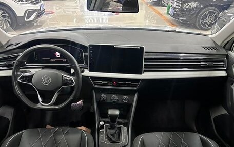 Volkswagen Tiguan II, 2022 год, 2 562 000 рублей, 7 фотография