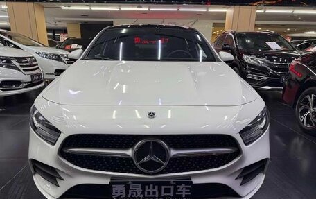 Mercedes-Benz A-Класс, 2022 год, 2 090 000 рублей, 2 фотография