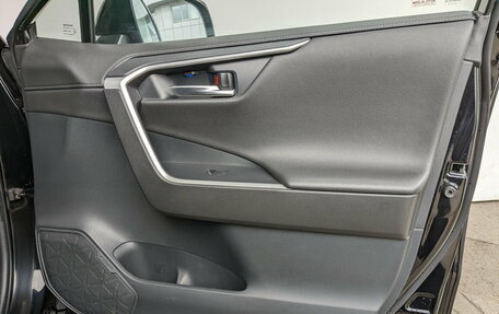 Toyota RAV4, 2021 год, 3 900 000 рублей, 9 фотография